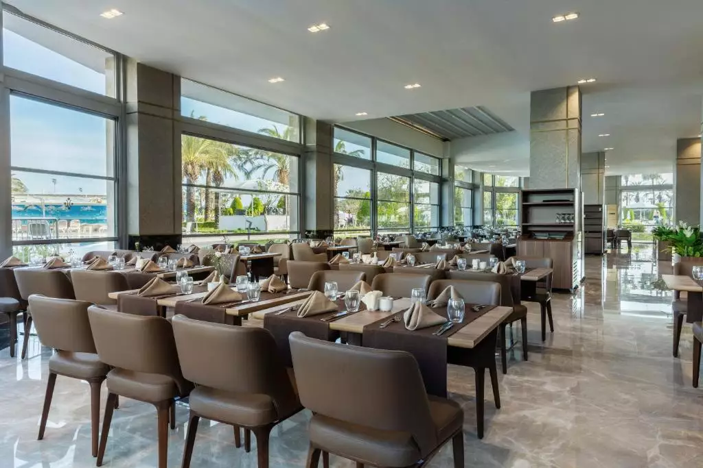 هتل میراکل ریزورت لارا